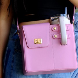 YFYIC Outdoor Portable Crossbody Water Cup Storage Bag, Leather Water Bottle Holder with Adjustable Shoulder Strap, Pink Water Bottle Carrier Bag with Storage Pocket for Women (Pink)