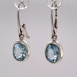 Amber America Genuine and Natural BLUE TOPAZ Oval Earrings 925 STERLING SILVER Leverback #30e
