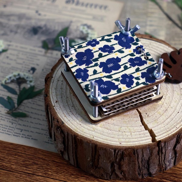 Fuwuu 2.6" Mini Flower Press Kit with Carrying Chain, Portable