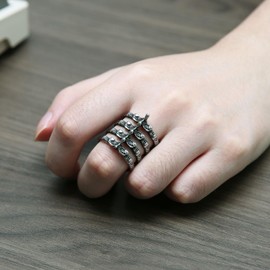 HZMAN Gothic Punk Spine Skeleton Ring Bone Stainless Steel Rings for Men Women Biker Jewelry Gift (Size,9)