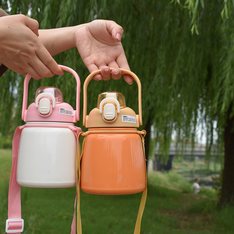 Insulated Water Bottle 650ML 304 Stainless Steel Straw Bottle for