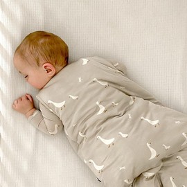 GUNAMUNA Unisex Baby Sleep Sack, Soft 0.5 TOG Wearable Sleeper Pajama for Newborns, Size 3-9 Months, Goose