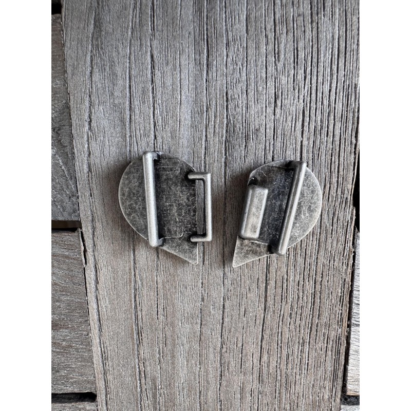 Hartmann-Knöpfe Heart Shape Small Silver Antique Silver Costume Clasp Dirndl