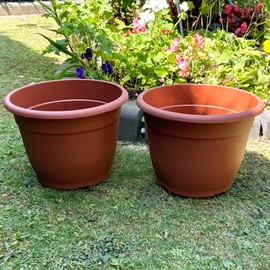 2x Terracotta Plastic Planters 9.5L Large Round Outdoor Patio Flower Pots Pair