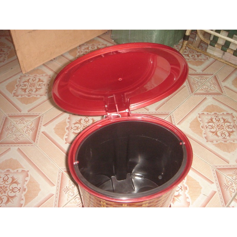Decorative 10 L Oval Plastic Step Trash Can 13" Tall,
