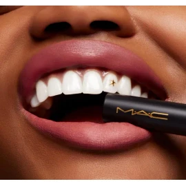 Mac - Powder Kiss Velvet Blur Slim Stick - Peppery Pink Acabado Mate