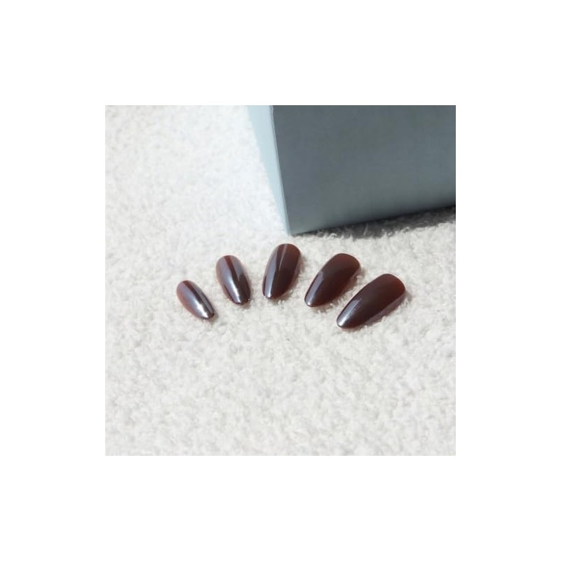 Uñas postizas de almendra con pegamento esmaltado cromado marrón, manicura