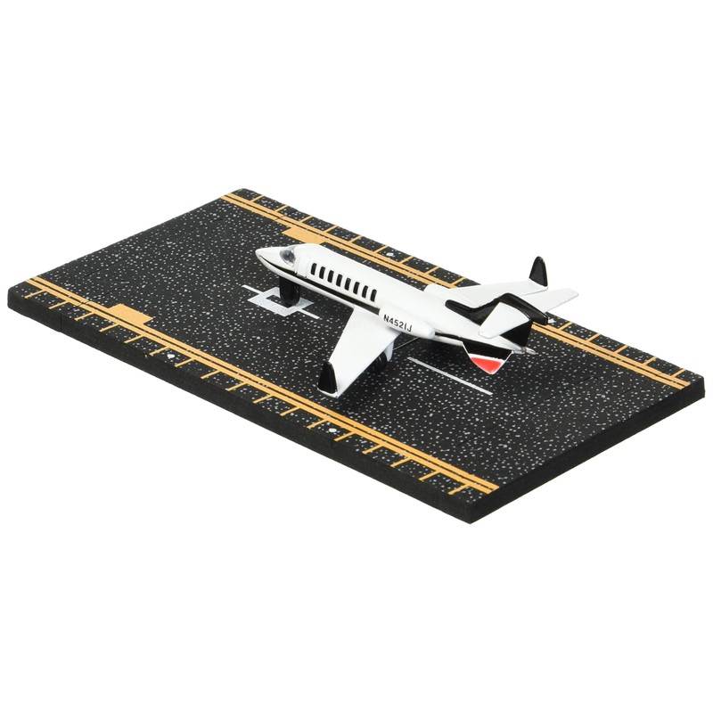 Hot Wings Planes Private Jet with Connectible Runway in Aviation
