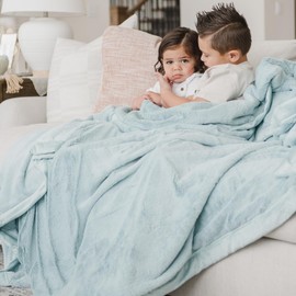 SARANONI Oversized Luxury Blanket | Breathable Super Soft, Lush, Plush Comfy Blankets for Adults | Dew - X-Large 60” x 80”