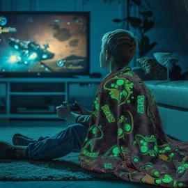 KIVEE Gaming Gifts Toys for Teen Boys Glow in The Dark Gaming Blanket for Men Boyfriends Gamers Soft Fleece Gamer Blanket for Kids Birthday Gifts