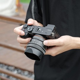JJC Bayonet Lens Hood for Sony FE 24mm F2.8 G (SEL24F28G), FE 40mm F2.5 G (SEL40F25G), FE 50mm F2.5 G (SEL50F25G) lens - Replaces Sony ALC-SH165 Lens Hood - Ф49 mm filter & Cap Supported