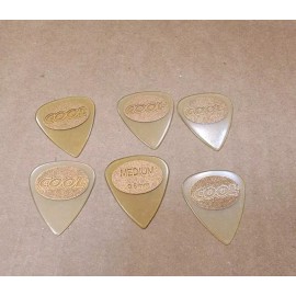 COOL PICKS Lot Of 6 Cool Music Beta Carb Sand Grip 0.80mm Medium Standard Guitar Picks