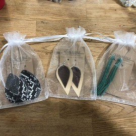 Gmnosuw 50 Piece Organza Satin Drawstring Gifts Bags for Jewelry, 5x7 Inches Sheer Fabric Mesh White Craft Pouches for Baby Shower,Christmas,Birthday,Party Favors,Wedding,Bride Gift,Business