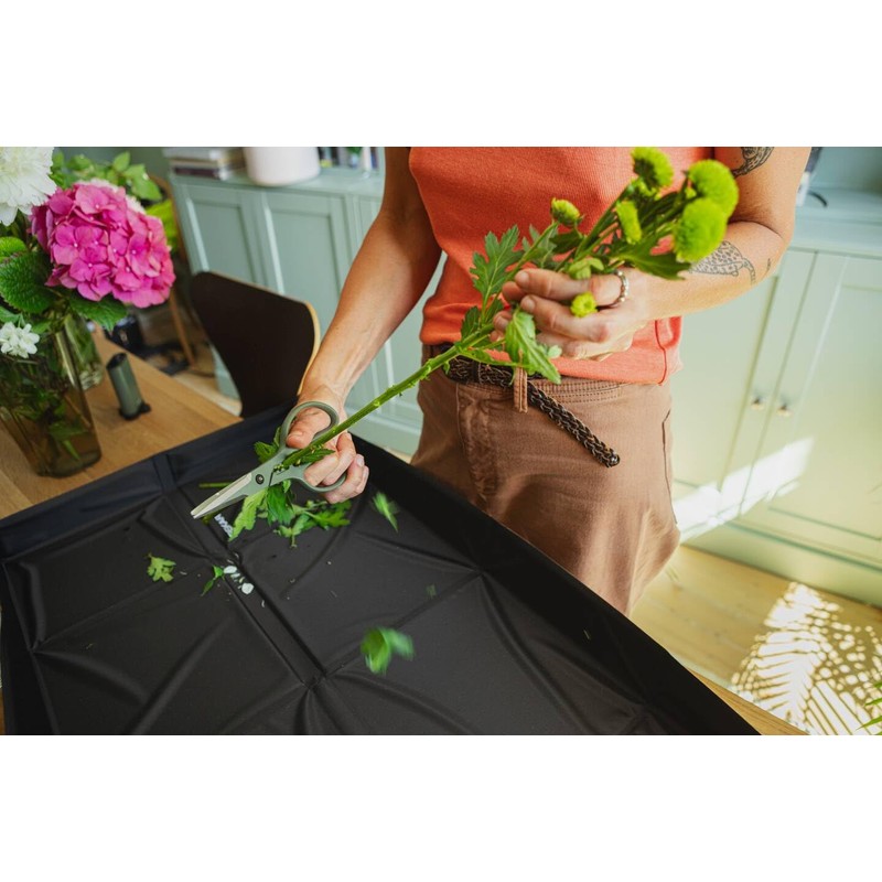 Fiskars Plant Shears with Holder