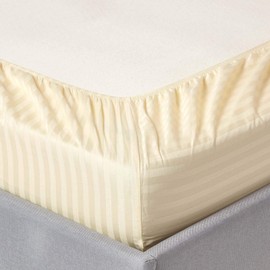 Homescapes Damask Fitted Sheet 180 x 200 cm Vanilla with Satin Stripes, 100% Egyptian Cotton, Fitted Sheet with Elastic, 330 Thread Count