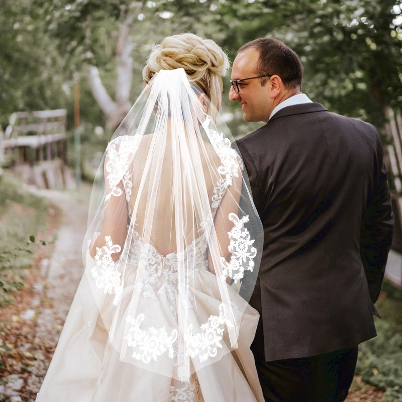 Elegant Short Bridal Veil Lace Appliques Crystal Beads Wedding Veil