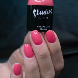 DIDIER LAB - Studios Gel Polish Kiss Me! - Professional Manicure Pedicure Products - Rich Pigment for Complete Nail Coverage - Flawless Shine - Suitable for Beginners - For UV Lamp - Gift for Women