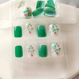 Short Press on Nails Spring Green Fake Nails 24pcs Acrylic Sqaure False Nails with Tulip Flower Designs Glue on Nails Glossy Green Sparkling Glitter Fake Nails Artificial Stick on Nails for Women