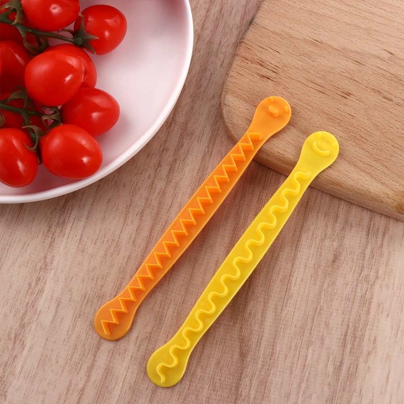 Pokinge 4 Pcs Eggs Slicers, Fancy Boiled Egg Cutter Wave
