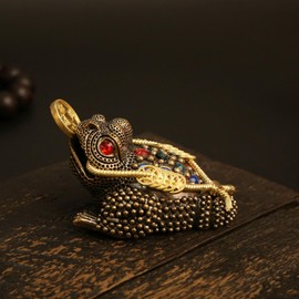 Dinaauto Lucky Toad Ornament Golden Three Money Frog Brass Statue Feng Shui Statue for Family Car Coffee Table Office Ornament