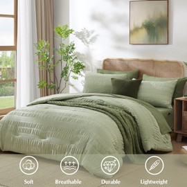 CASAAGUSTO Queen Comforter Set, 7 Pieces Sage Green Seersucker Bed in a Bag Queen Size Soft All Seasons, Bedding Sets with Comforter, Flat Sheet, Fitted Sheet, 2 Pillow Shams, 2 Pillowcases