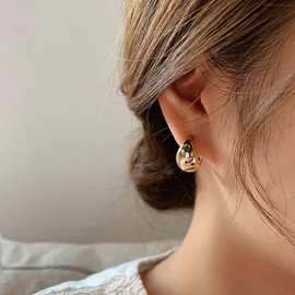 TseenYi Chunky Gold Hoop Earrings, Thick Lightweight Water Drop Earrings, Vintage C Shape Hoop Earrings, Exaggerated Drops, Metal Stud Earrings, Jewellery for Women and Girls, Metal