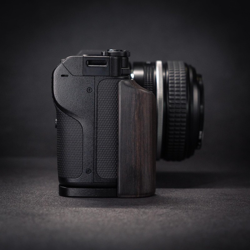 SIUTATDSH Camera Grip Compatible with Nikon Nikon ZR Z r
