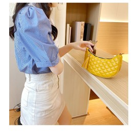 Pamayaneen Quilted Leather Hobo Bag with tassel for Women Leather Shoulder Bag Retro Quilted Crossbody Clutch Purse