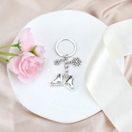 OBEISN Creative Ice Skate Shaped Keyring with Cute Snowflake Pendant, Ideal as a Small Gift for Women, Gift Idea for Girlfriend, Birthday Gifts for Women, silver