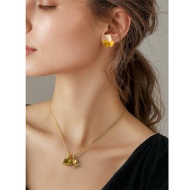 LPYO 2 Pair Cute Small Banana Earrings for Women Creative Imitate Fruits Stud Earrings Summer Decoration Jewelry Gifts (cb)