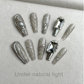 JIEADJIE Press On Nails (100% Handmade),Mid-Length Handmade Painted Nail Art by Nail Technician,Festivals, parties Style (Gray square diamonds, Medium)