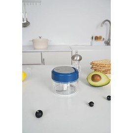 MASTRAD - Manual Mini Chopper - 30 Seconds - 170ml - Chop, Slice and Mix - Onions, Garlic, Shallots, Herbs - 3 Blades A Double Edge - Removable Blades - Blue