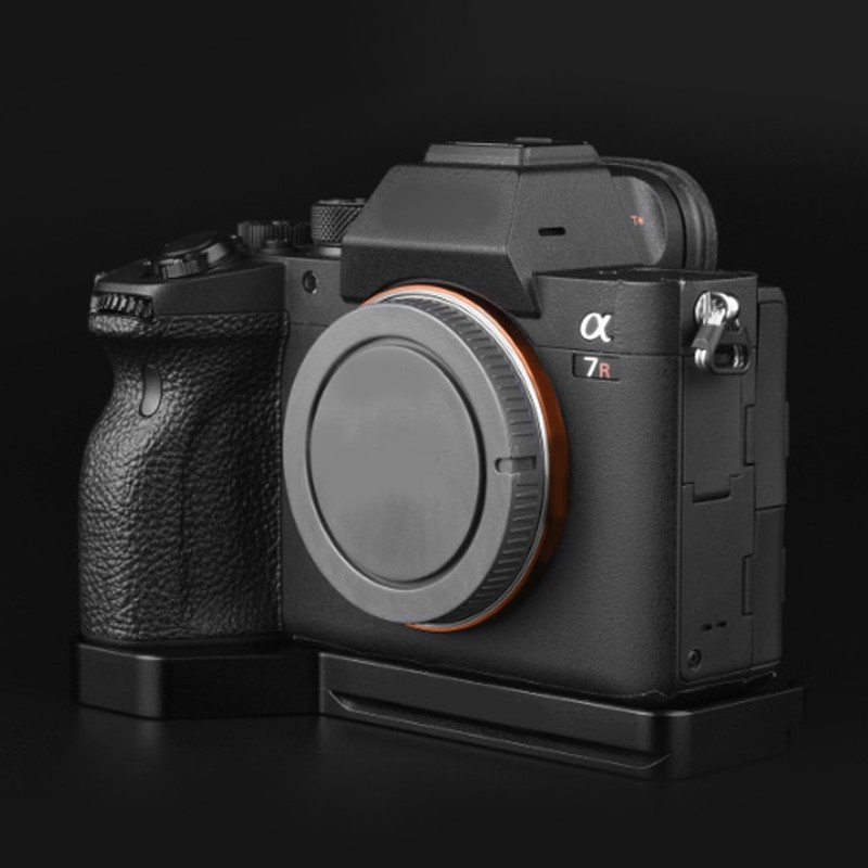 YELANGU Mirrorless Camera Quick Release L Plate Bracket Holder for