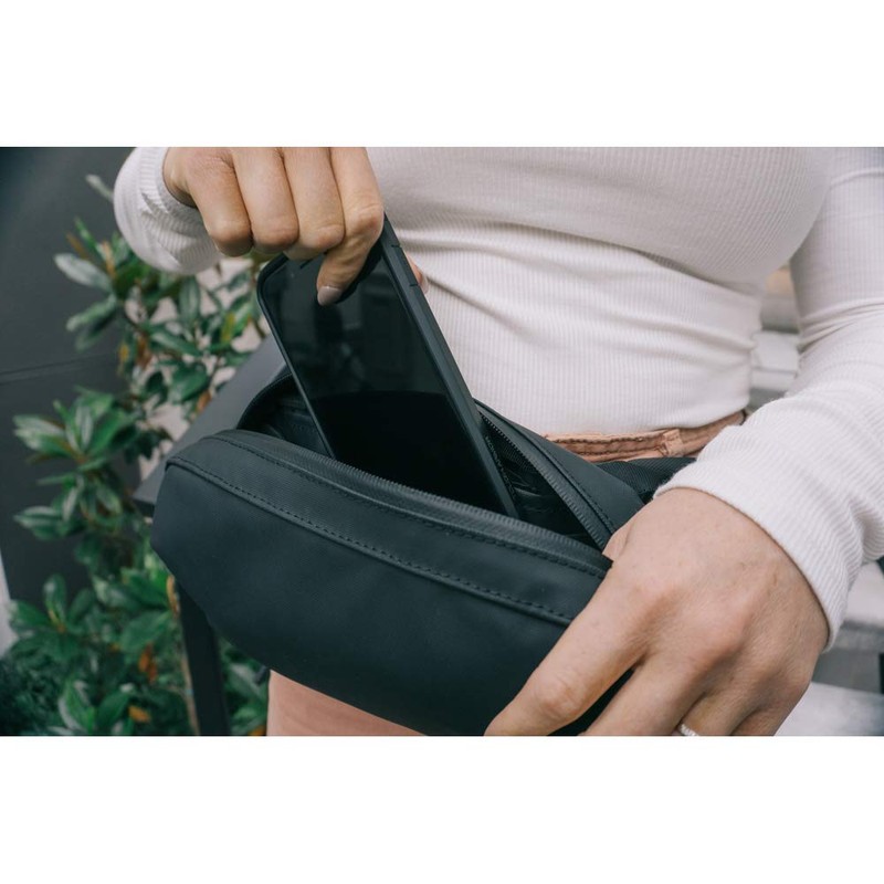 WANDRD D1 Fanny Pack, Black