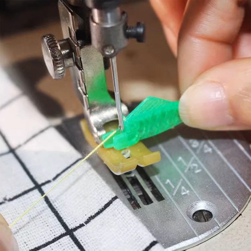 Pack of 100 Small Fish Needle Threader, Sewing Machine Thread