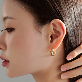 Gold&Deer 14K Goldfield Bold Drop Triangle One-Touch Earrings White Gold / 골드앤디어 14K 골드필드 볼드드랍 트라이앵글 원터치 귀걸이 화이트골드