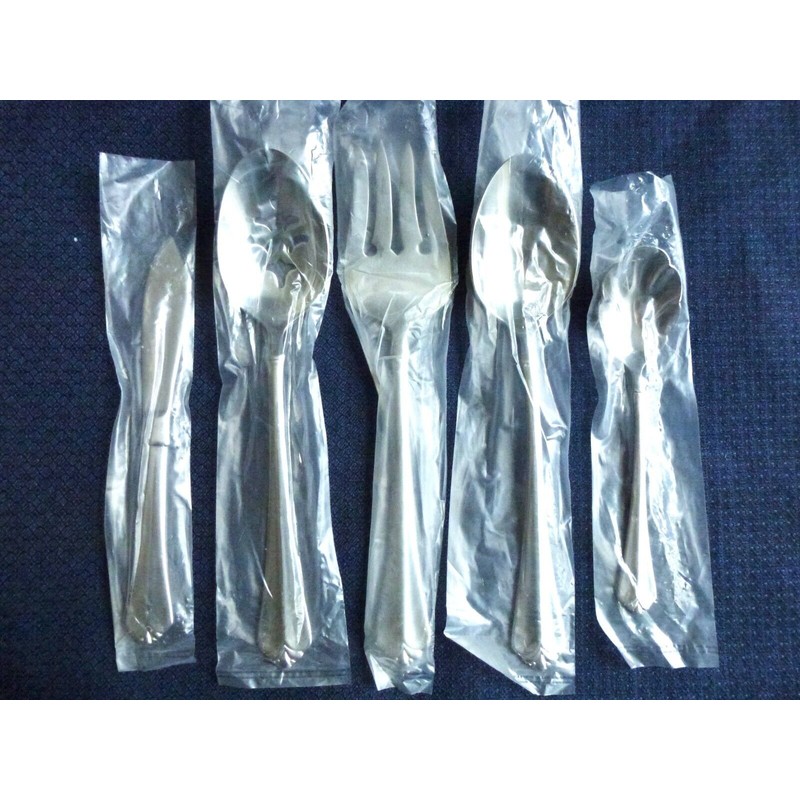 ONEIDA New Oneida JUILLIARD Glossy 5pc Hostess Set 18/10 Stainless