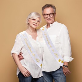 Grandma to Be & Grandpa to Be Sash Set - White with Gold Letters | Grandparents Gifts Girl Boy Baby Shower Sash Dad Decorations Gender Reveal Nana Gift Granddad Favor Maternity Mama Pin Decoration