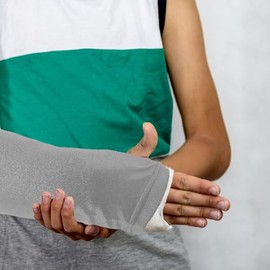 Artlan Arm Cast Sleeve Cover | Protects Arm Cast and Aids in Keeping your Cast Clean. Arm Cast Cover Adult Cast Protectors for Wrist Casts and Dressings, Plaster Cast Protector. (Grey, S)