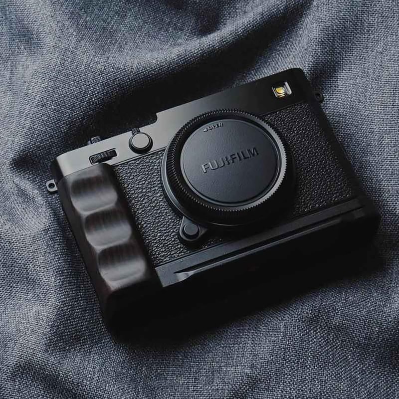 Fuji X-E5 Mounting Base Plate with Wood Grip, Black (TA-T91-WG-B)