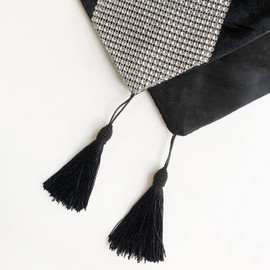 HeMiaor Wedding Tassel Modern Sequined Rhinestone Stylish Table Runner Shimmer Silver Rhinestone Fabric Classic Diamond Strip Mat Decoration for Party Banquet -Black,13inch x 98inch