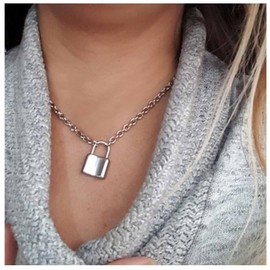 Allereya Punk Lock Necklace Choker Silver Lock Pendant Necklace Paper Clip Chain Choker Short Padlock Necklace Chain Jewellery for Women and Girls (Silver), Metal