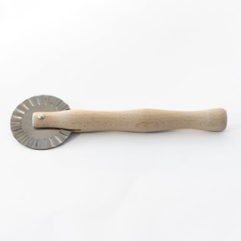 Chinchilla® Dough Wheel Made of Natural Beech Wood and Rustproof Stainless Steel, Made in Germany, Perfectly Shaped Dough Creations, Dumpling Maker, Kitchen Tool, Robust and Durable