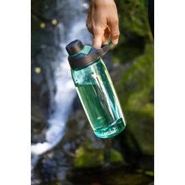 CamelBak Chute Mag BPA Free Water Bottle with Tritan Renew - Magnetic Cap Stows While Drinking, 32oz, Clear | CamelBak