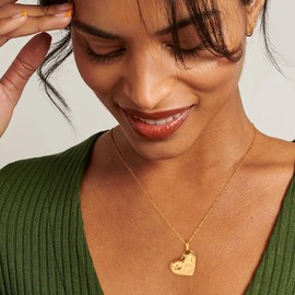 INNERDIVA Heart Necklace for Women - Gold Heart Jewelry, Dainty Heart Pendant & Necklaces Collection Trend Gifts