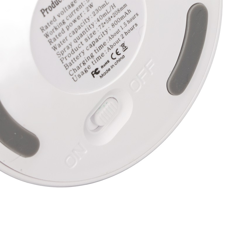 Mini Humidifier Negative Ion Purification 40mL/H Spray Volume Automatic Rotation