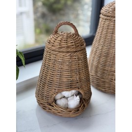 KOUBOO 1020027 Wicker Garlic Fruit and Vegetable Storage Basket, Small, 7.5" x 7.5" x 10.5" , brown