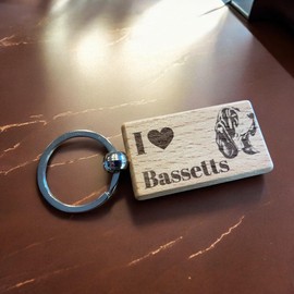Ashton and Finch I Love Bassetts Keyring – Wooden Dog Key Ring – Ideal for Basset Hound Lovers