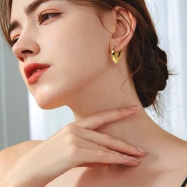 Sonateomber Gold Heart Hoop Earrings for Women, Chunky Love Hinged Huggie Earing Lightweight Hypoallergenic Prom Valentine Fashion Jewelry Gift