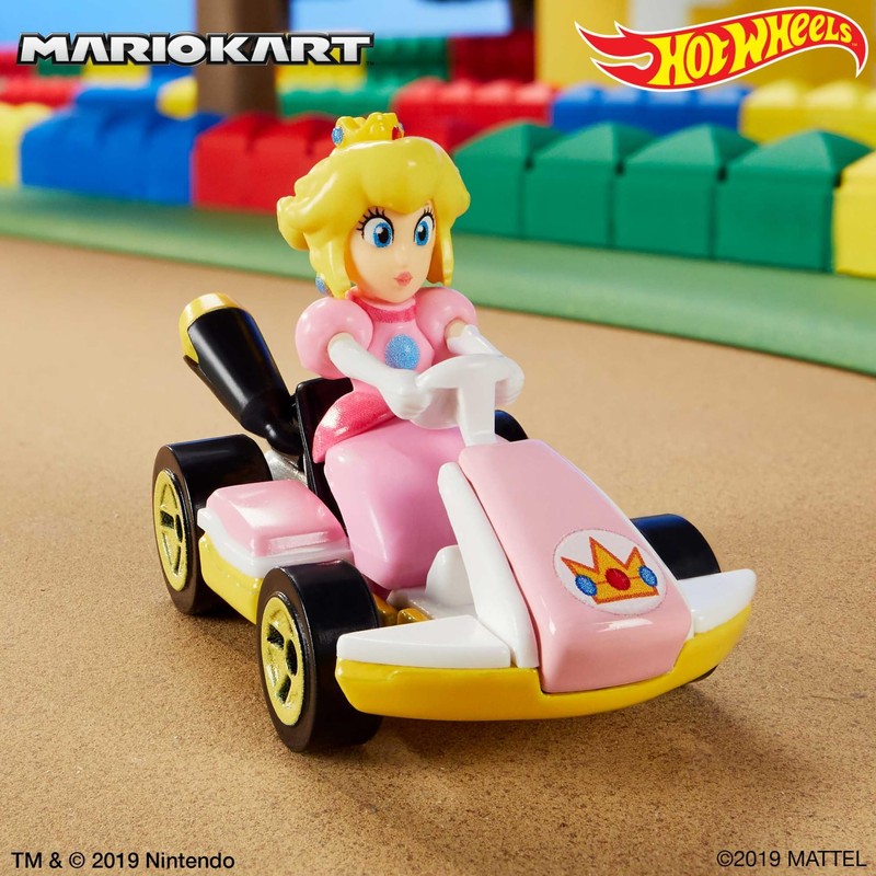 Hot Wheels GBG28 Mario Kart Princess Peach in Regular Kart